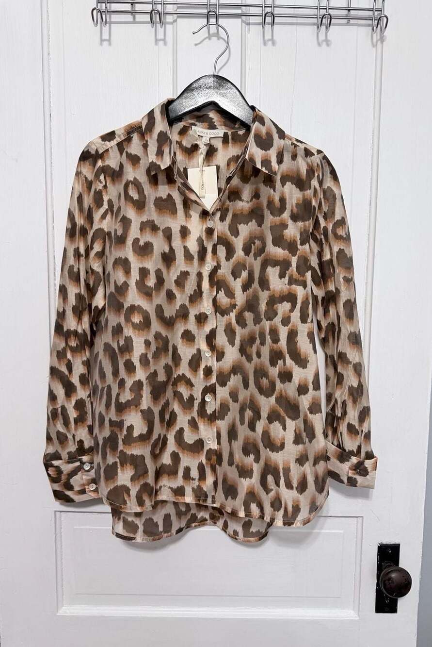 Lucky & Coco Leopard Print Button-Down Long Sleeve Blouse M


A6